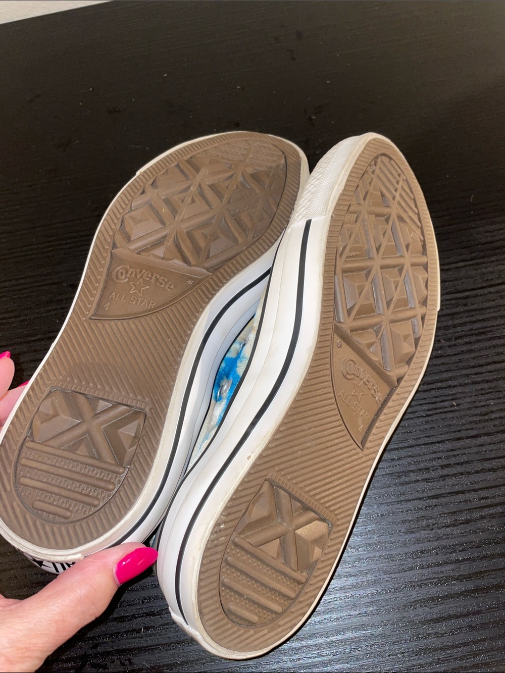 Converse Women Low Top Sneakers in Sky Blue and Cream Cloud Print • Sz 6 - Picture 6 of 7